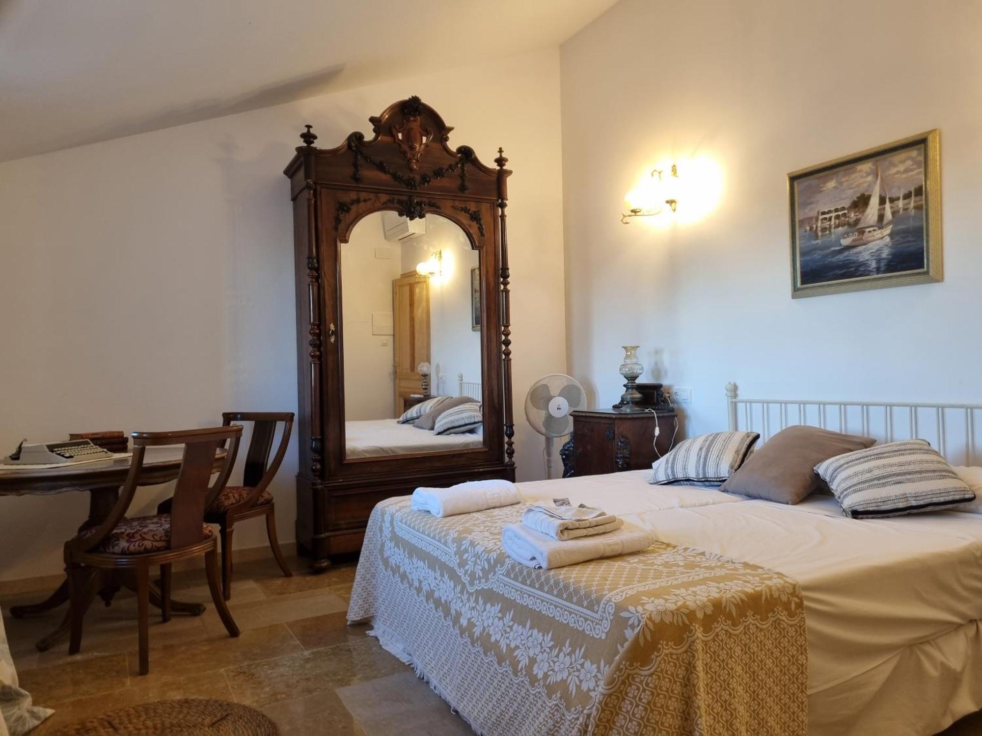 Castell Granadella Hotell L'Ampolla Exteriör bild